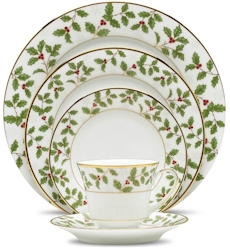 Holly a& Berry Gold by Noritake